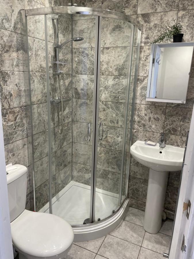 Self-Contained Flat On The 2Nd Floor You Will Share With One Other Guest, In A Family House 2 Minutes Walk From Tufnell Park Station 2Nd Floor With Stairs Лондон Екстер'єр фото