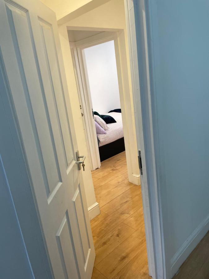 Self-Contained Flat On The 2Nd Floor You Will Share With One Other Guest, In A Family House 2 Minutes Walk From Tufnell Park Station 2Nd Floor With Stairs Лондон Екстер'єр фото